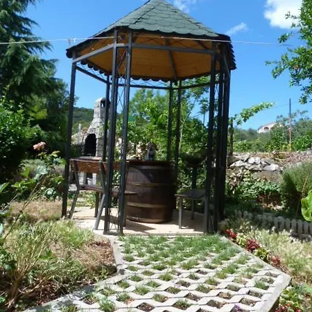Zdravka Big Terrace Daire Slatine